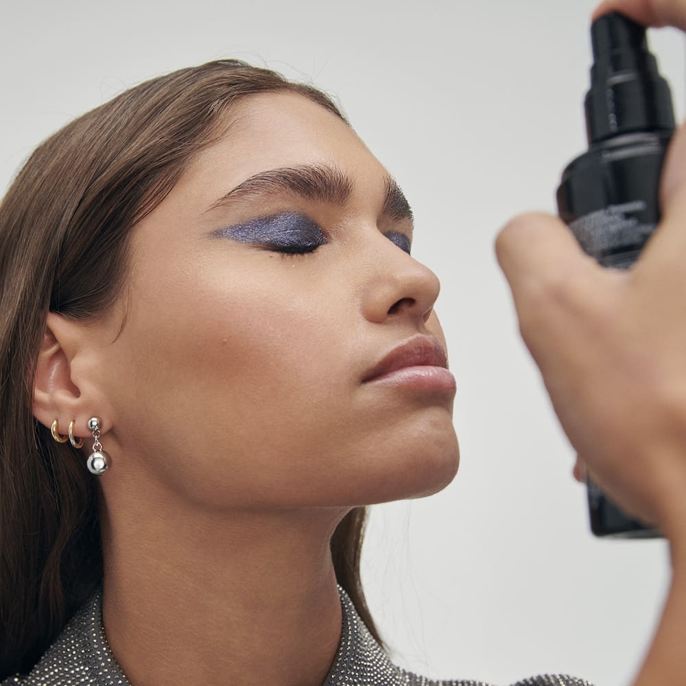 MAKEUP SETTING SPRAY (SPRAY FIJADOR DE MAQUILLAJE)